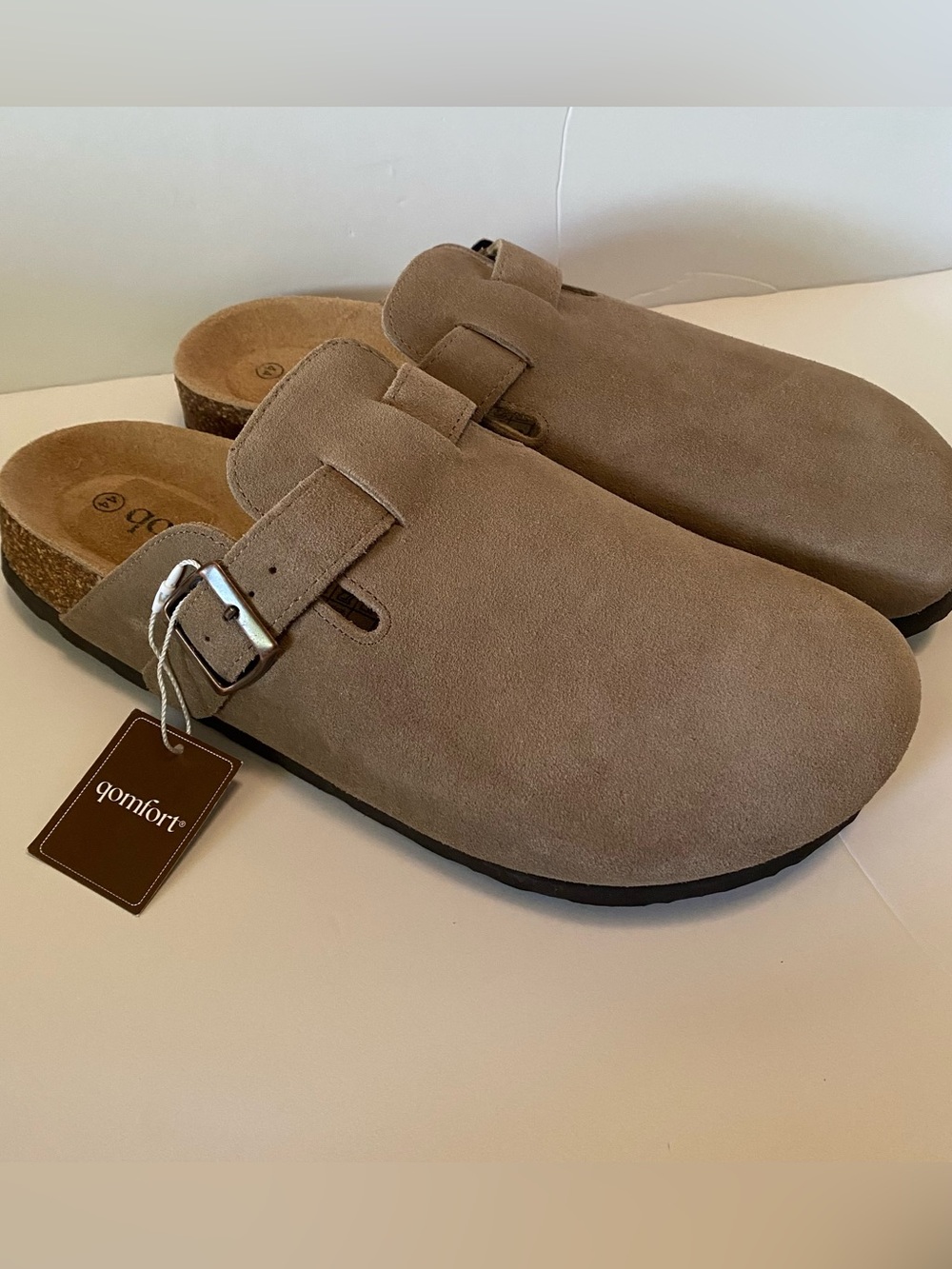 Qomfort Men's Suede Buckle Clog Mules Taupe / Beige Size 44 NWT
